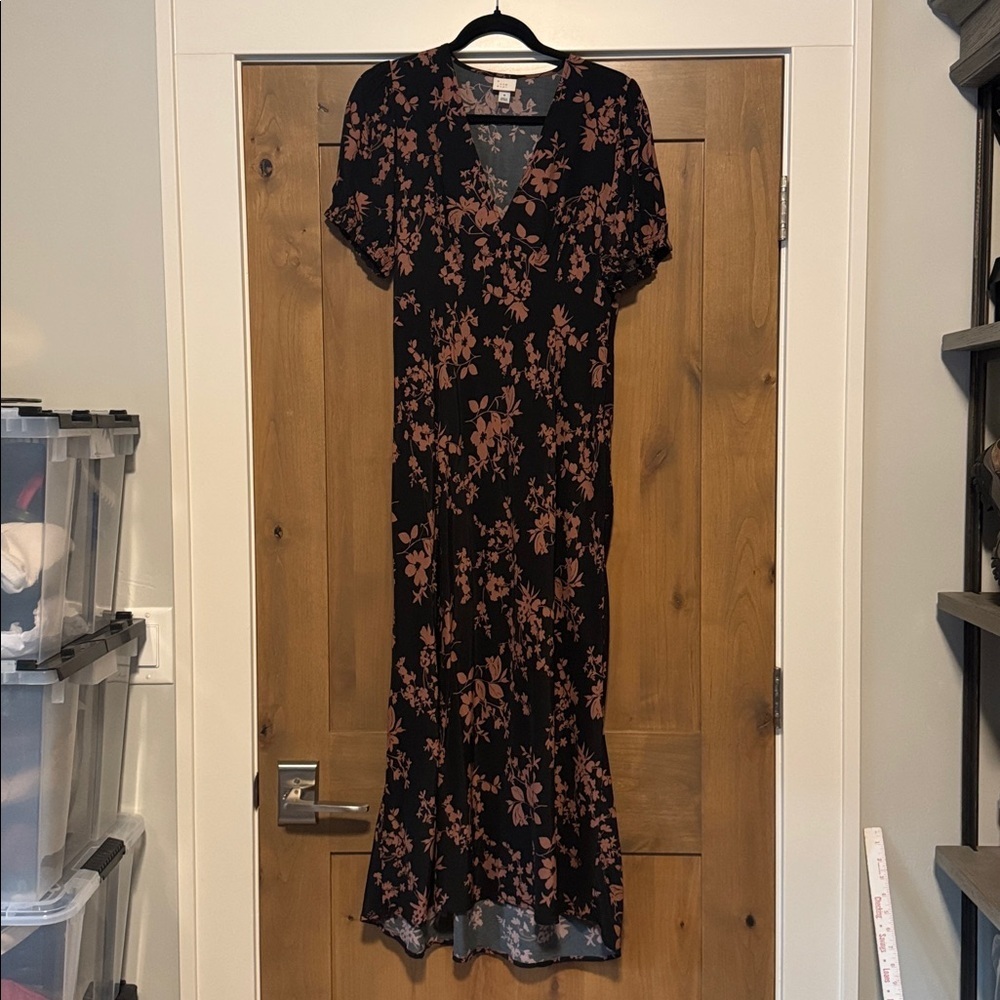 EUC A new day floral Maxi dress Womens M puff sleeve mermaid V Neck career Work
